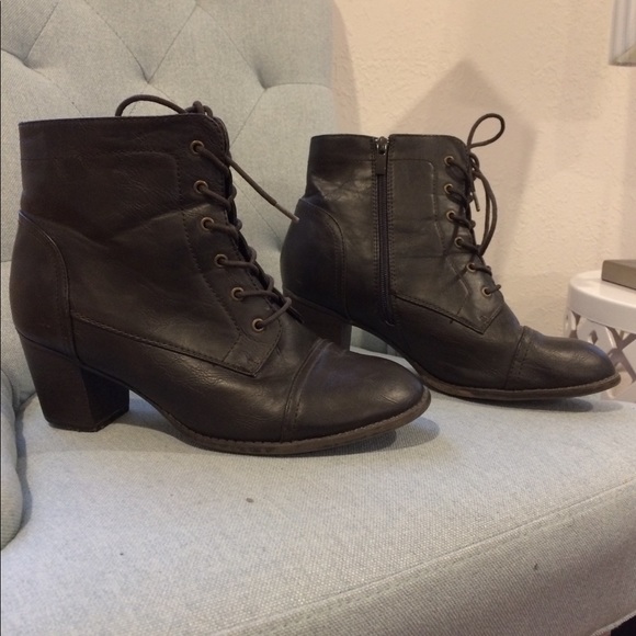 Various Torrid shoes ranging from size 11.5 to 12w - Picture 16 of 16